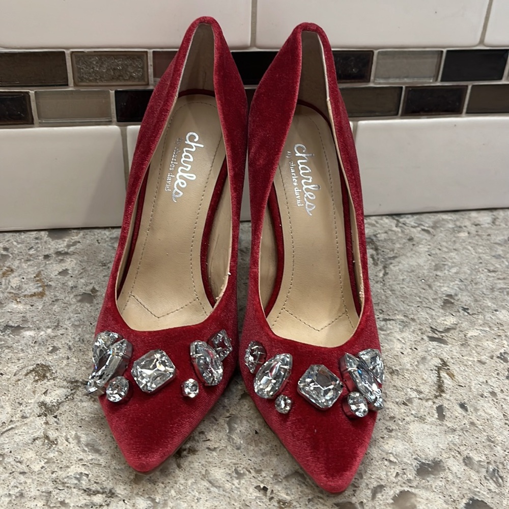 Charles by Charles David velvet hem embellished pumps - Picture 2 of 7